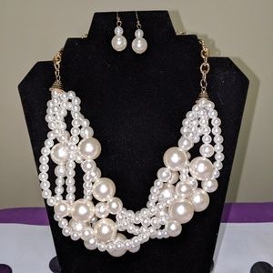 Twisted Pearl Necklace